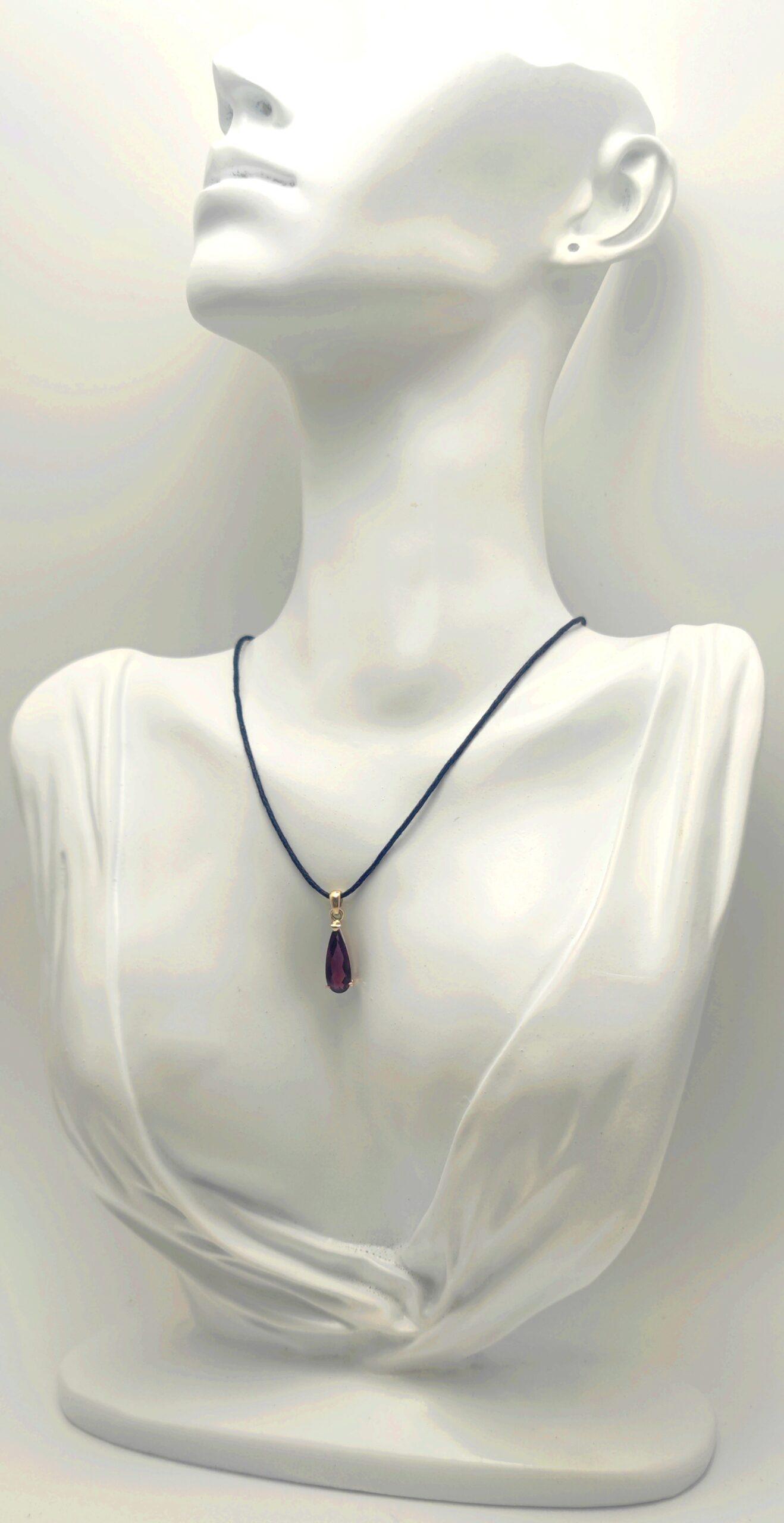 PENDENTIF DE GOUTTE EN GRENAT 3 3651 4 scaled