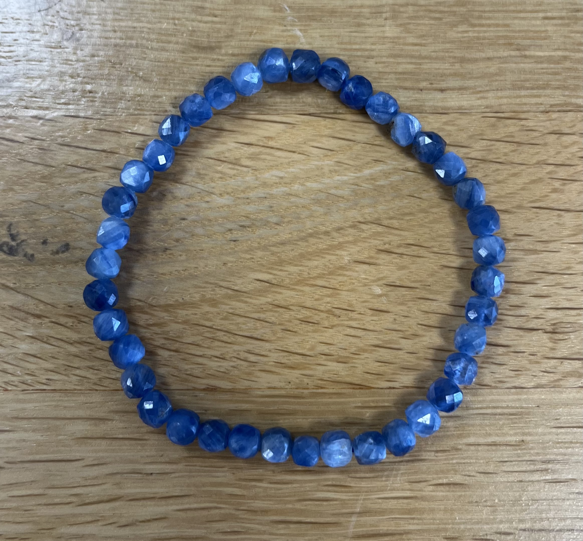 BRACELET CYANITE BLEUE CUBE FACETÉ B4