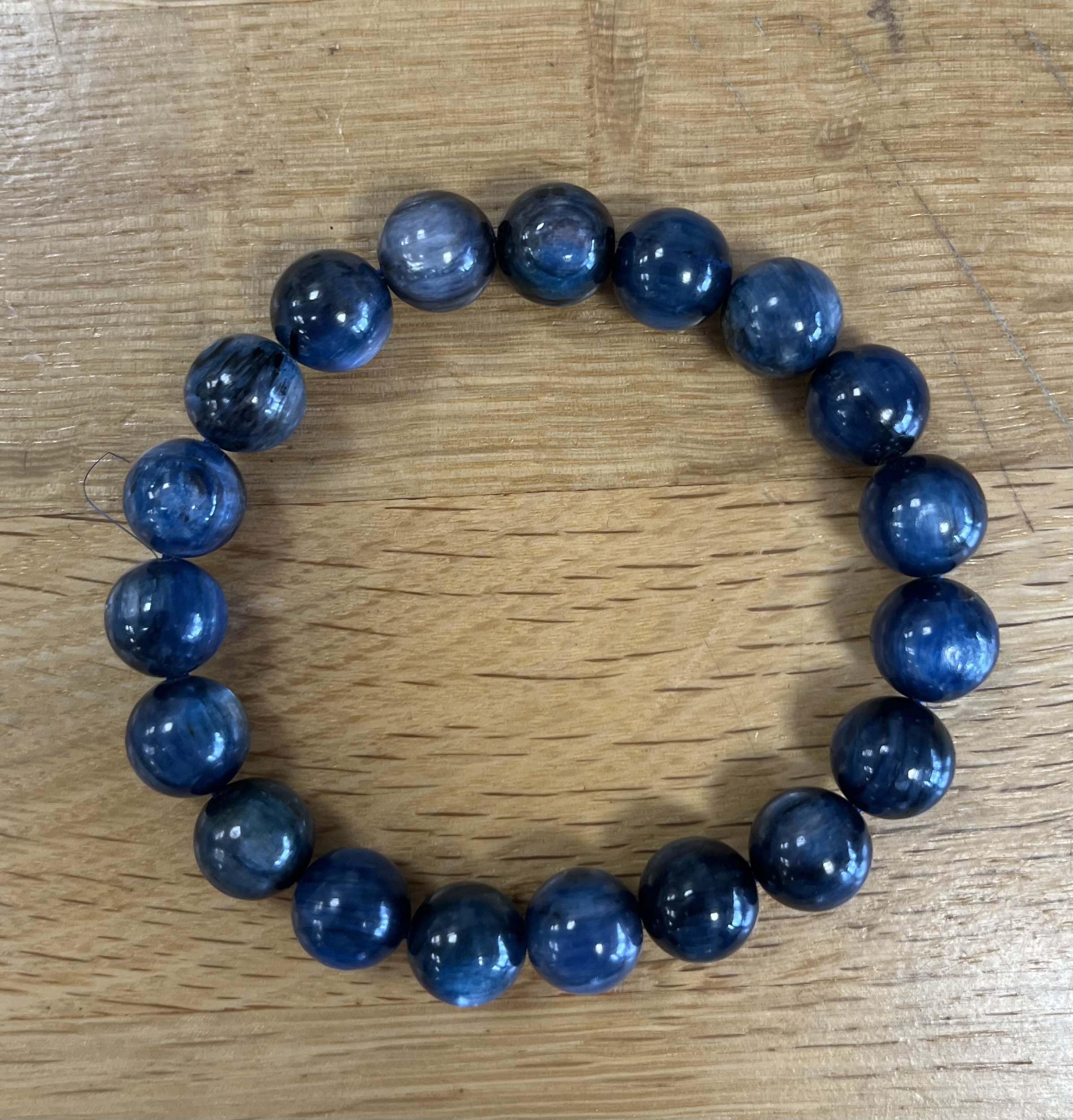 bracelet cyanite bleue 55 euros