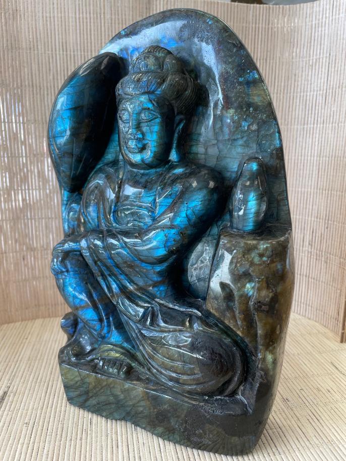 BOUDDHA EN LABRADORITE SCULTÉ MAIN 25X16 CM 3.148 KG 2 32901