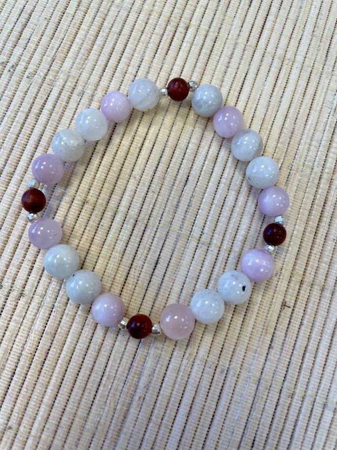 BRACELET KUNZITE PIERE DE LUNE 8MM BOIS DE ROSE 6MM ET PERLE ARGENT 4MM 2 152580